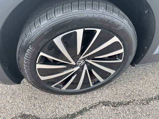 2023 Volkswagen ID.4 Pro Plus photo 13