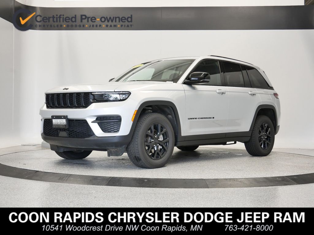 2024 Jeep Grand Cherokee Altitude's photo