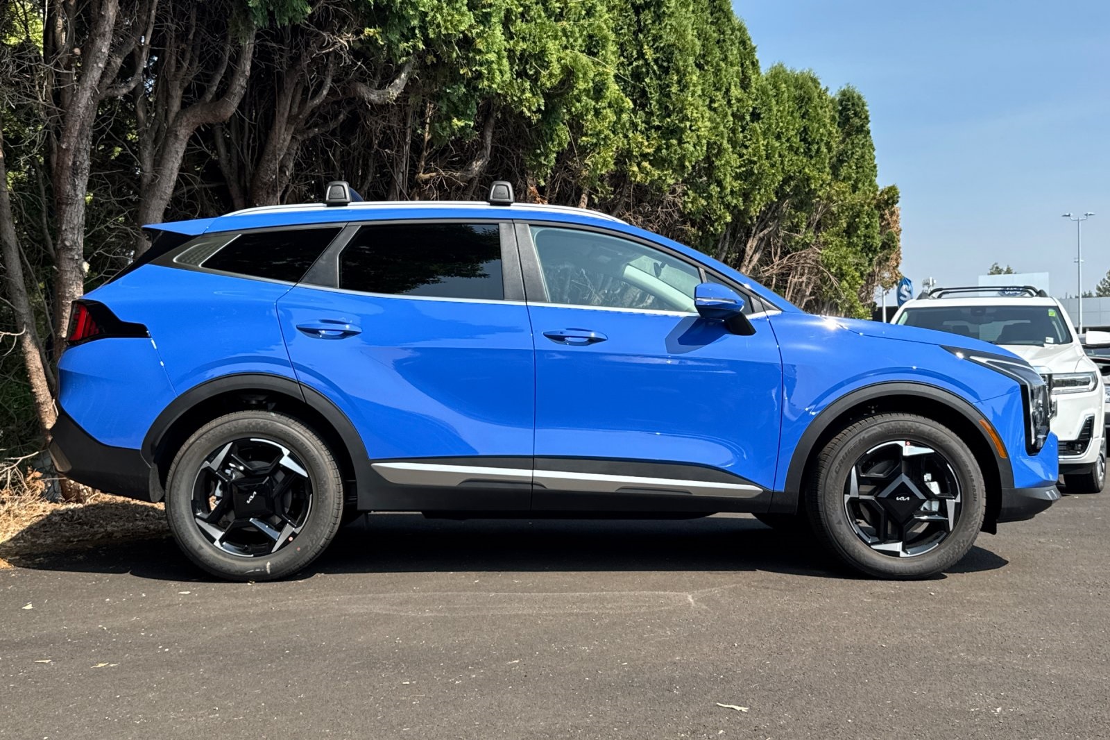 2026 Kia Sportage EX photo 2