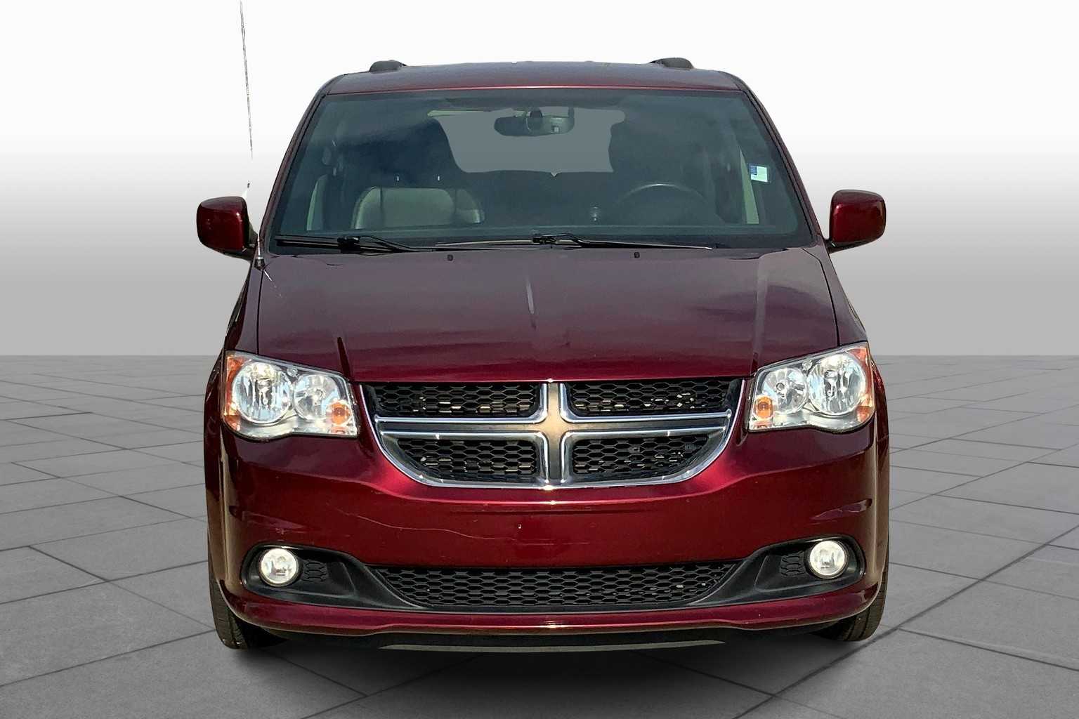 2017 Dodge Grand Caravan SXT photo 3