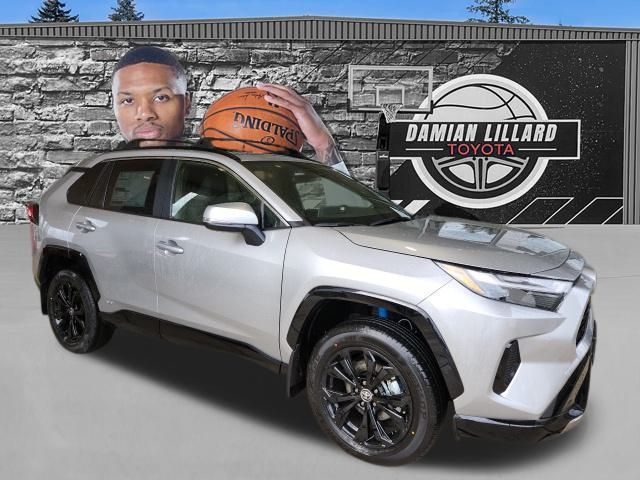 2025 Toyota RAV4 SE's photo