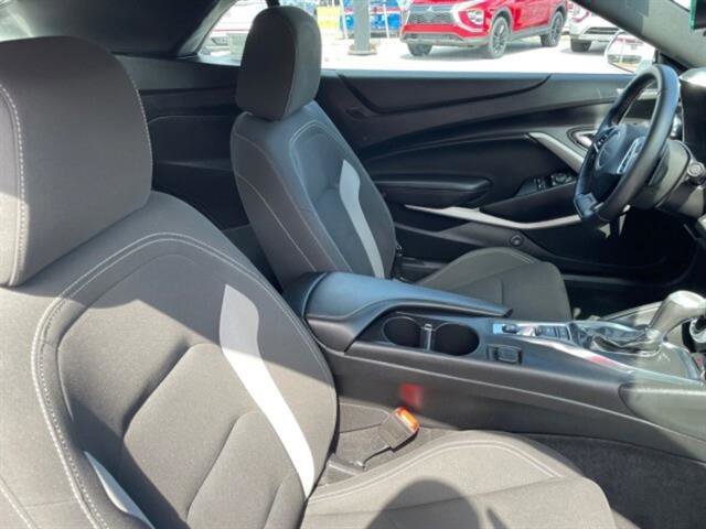2019 Chevrolet Camaro 1LS 1LT photo 9