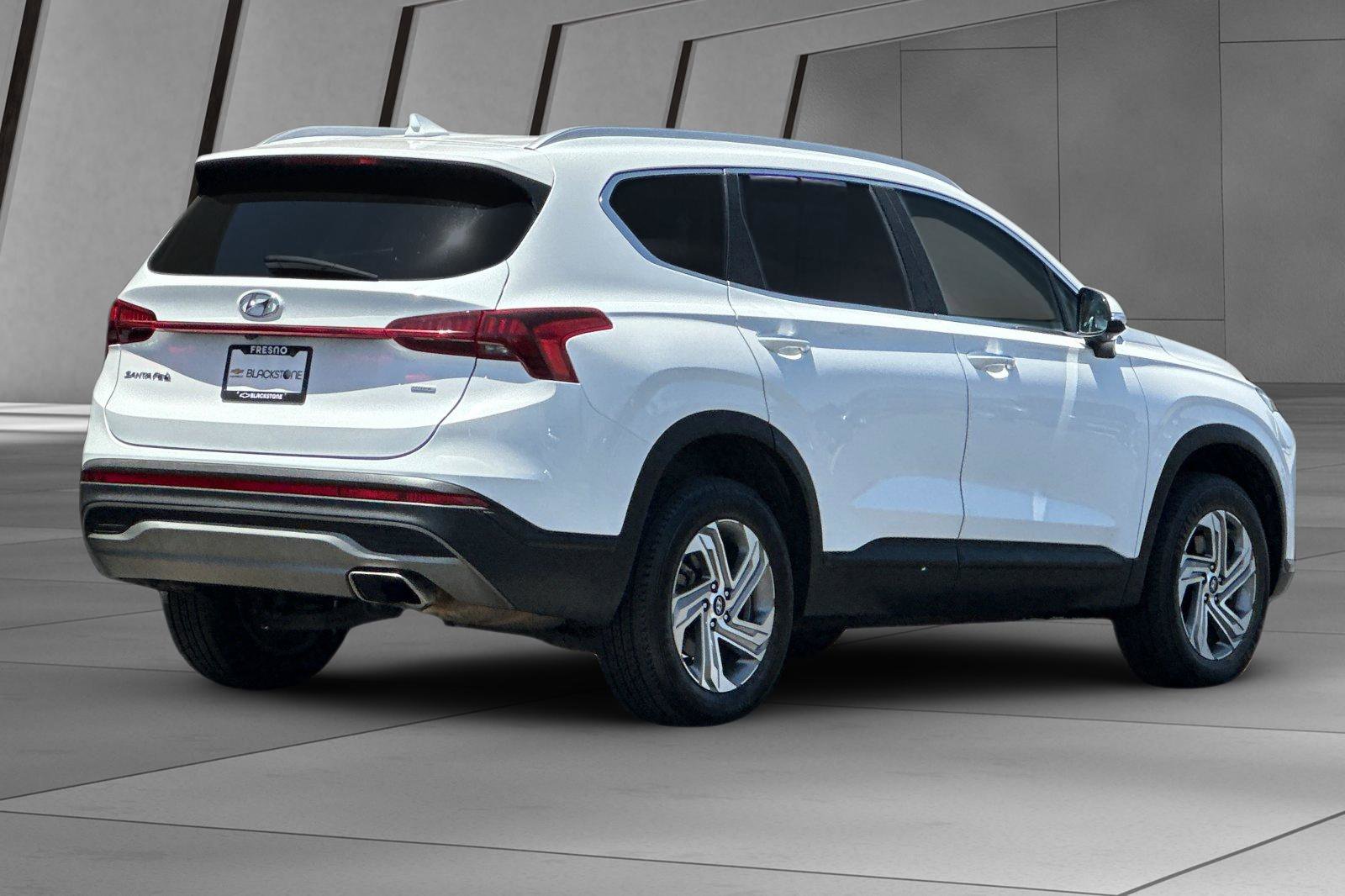 2023 Hyundai Santa Fe SEL photo 2