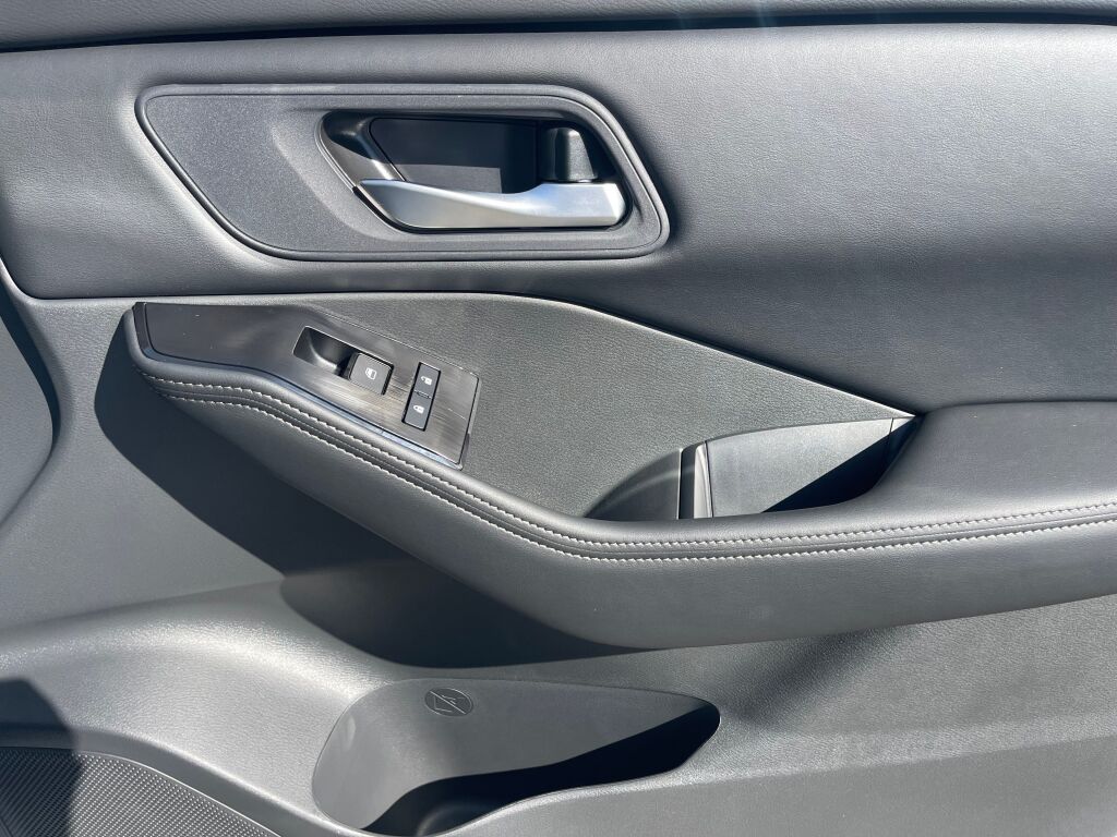 2026 Nissan Rogue SV photo 15