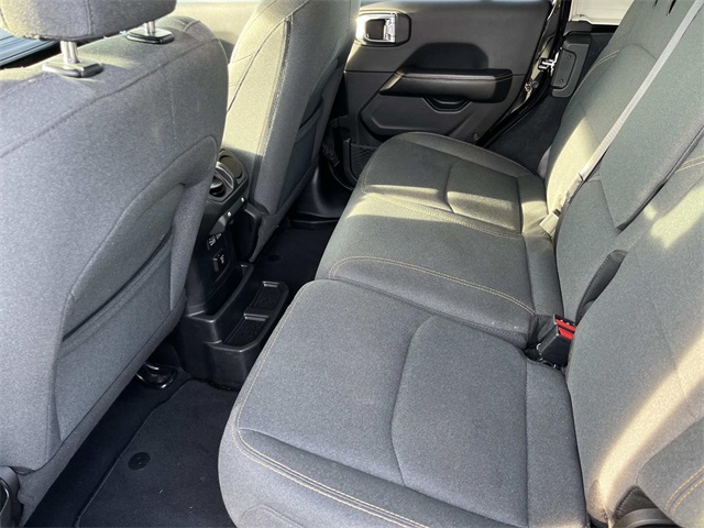 2024 Jeep Wrangler Sahara 4xe photo 17