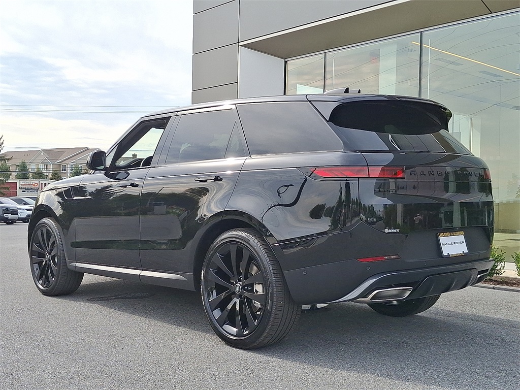 2025 Land Rover Range Rover Sport SE photo 4