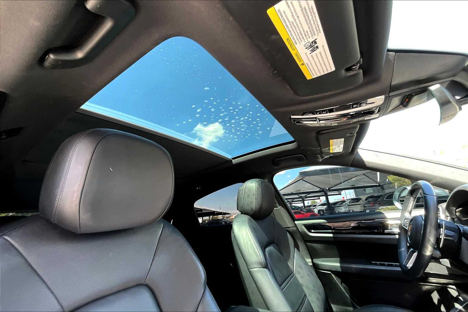 2021 Porsche Cayenne Coupe photo 18