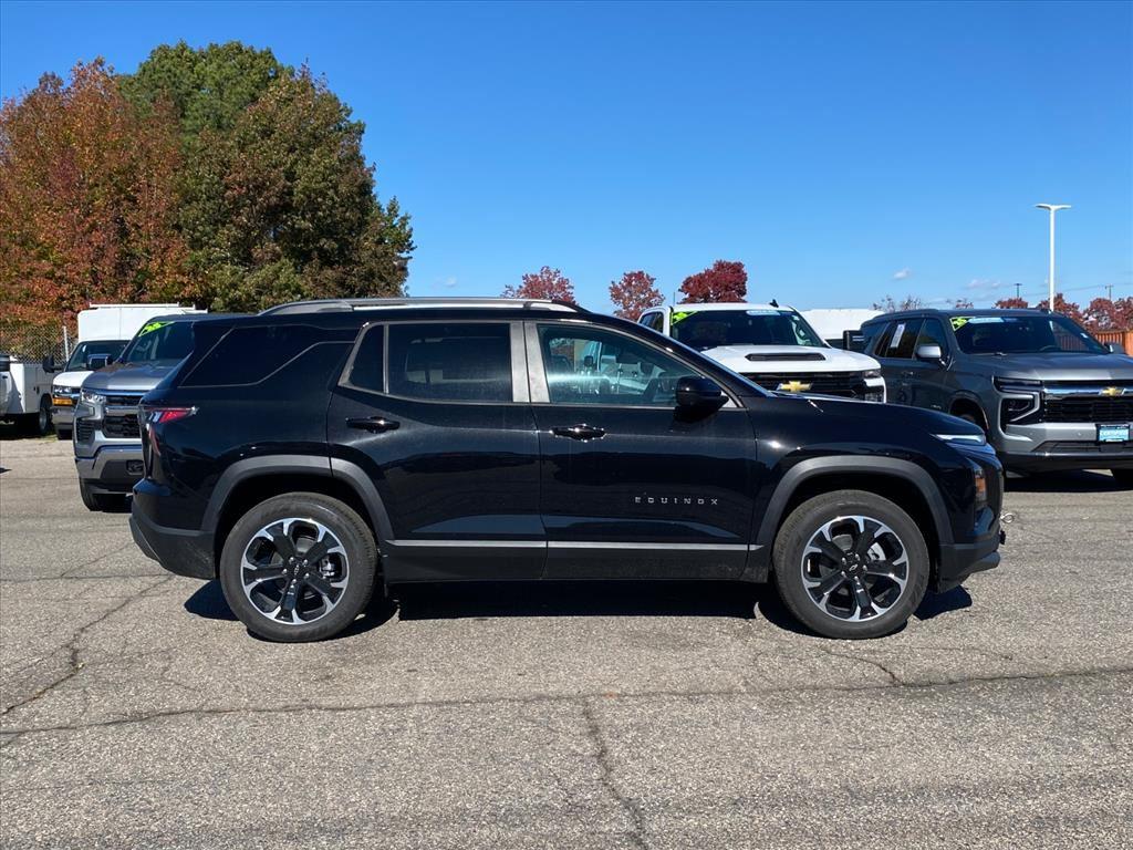 2026 Chevrolet Equinox LT photo 2