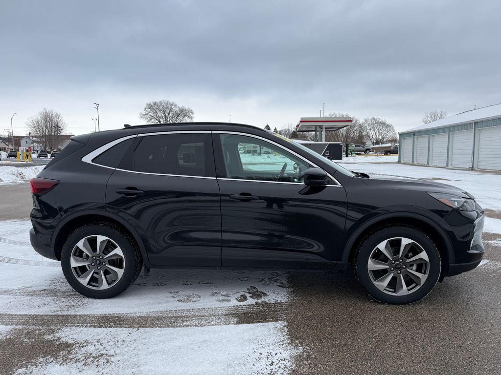 2023 Ford Escape Platinum photo 2