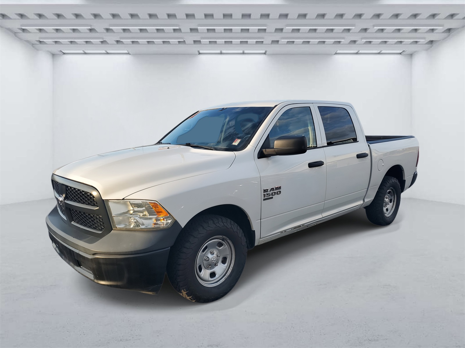 2021 Ram 1500 Classic Tradesman photo 2