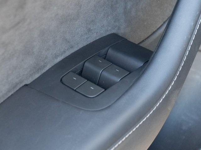 2023 Tesla Model 3 Performance photo 18