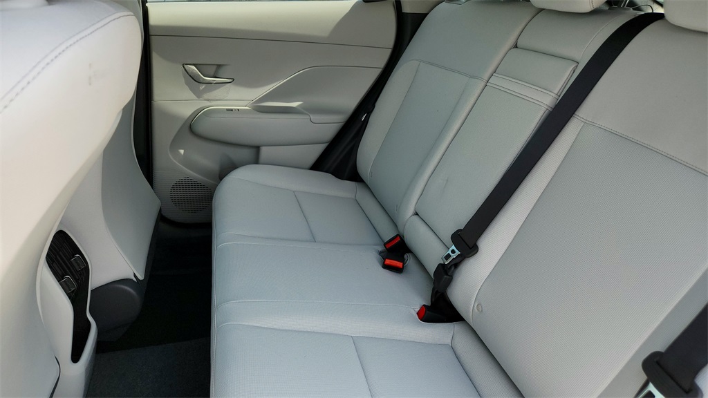 2025 Hyundai Kona SEL photo 22