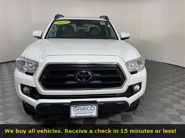 2022 Toyota Tacoma SR5 photo 2