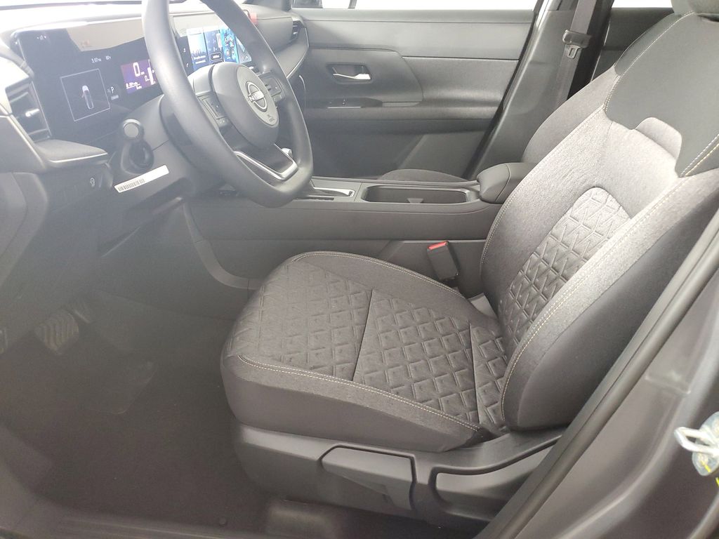 2026 Nissan Kicks SV photo 10