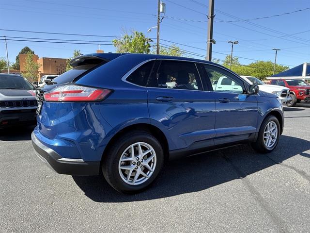 2024 Ford Edge SEL photo 4