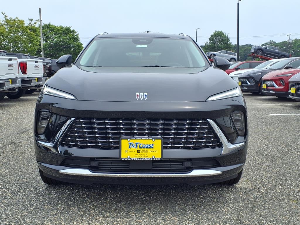 2025 Buick Envision Avenir photo 2