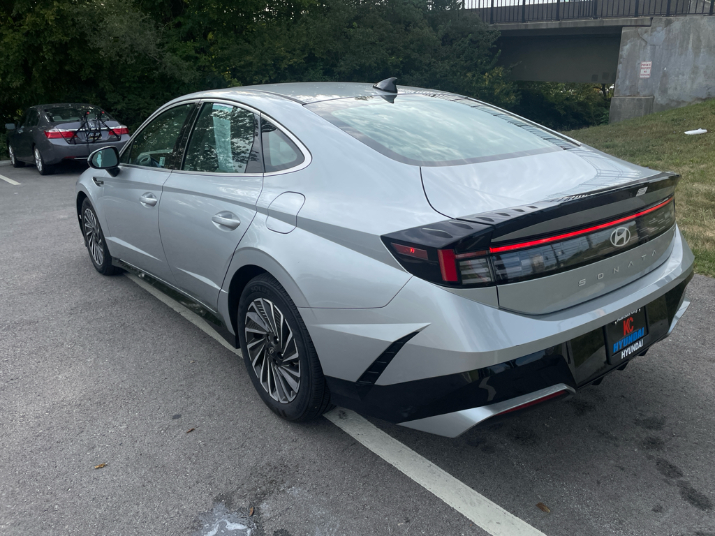 2024 Hyundai Sonata Hybrid SEL photo 3