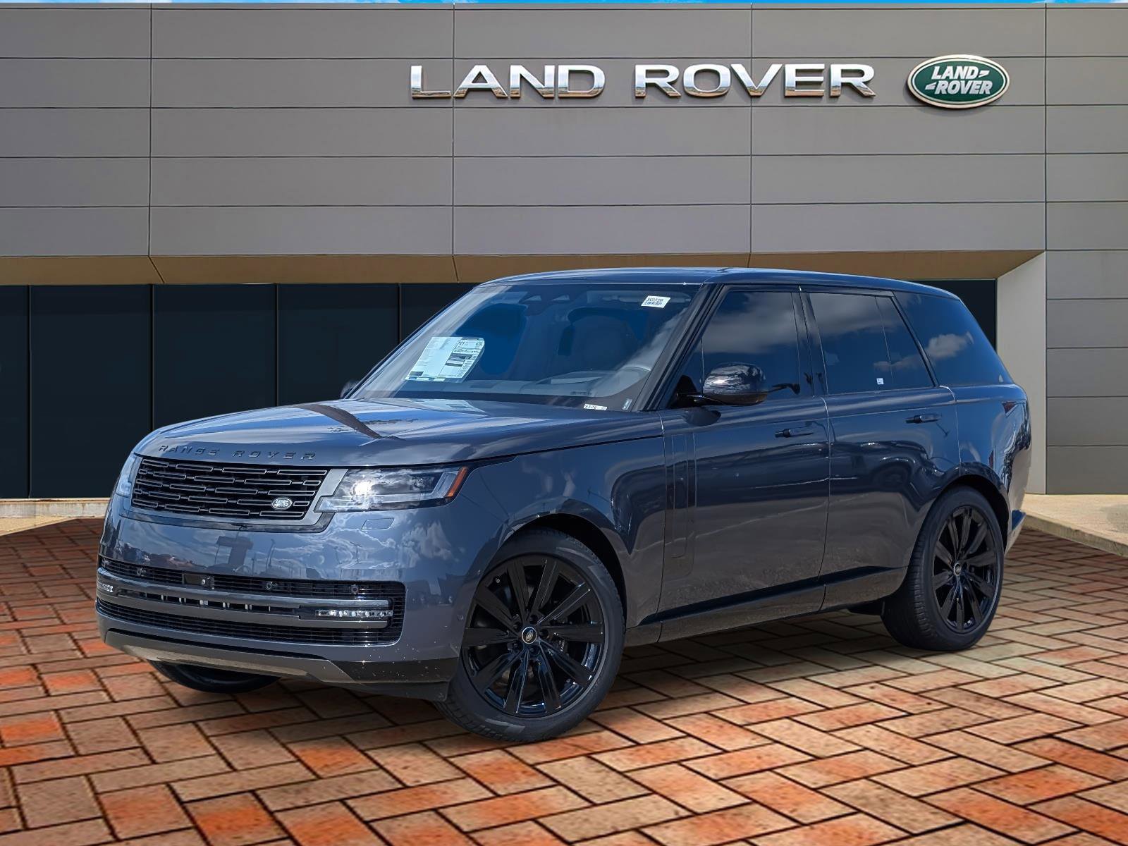 2025 Land Rover Range Rover SE's photo