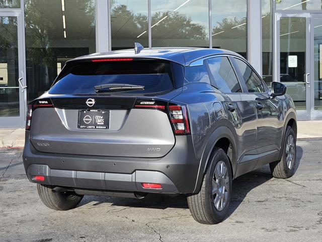 2025 Nissan Kicks S photo 4