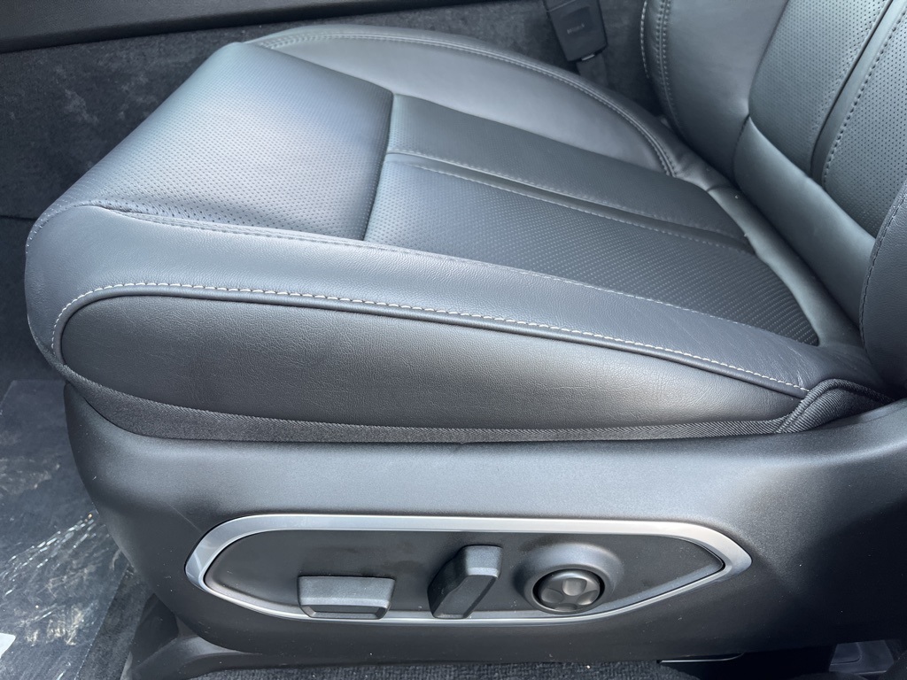 2025 Jeep Wagoneer L Carbide photo 27