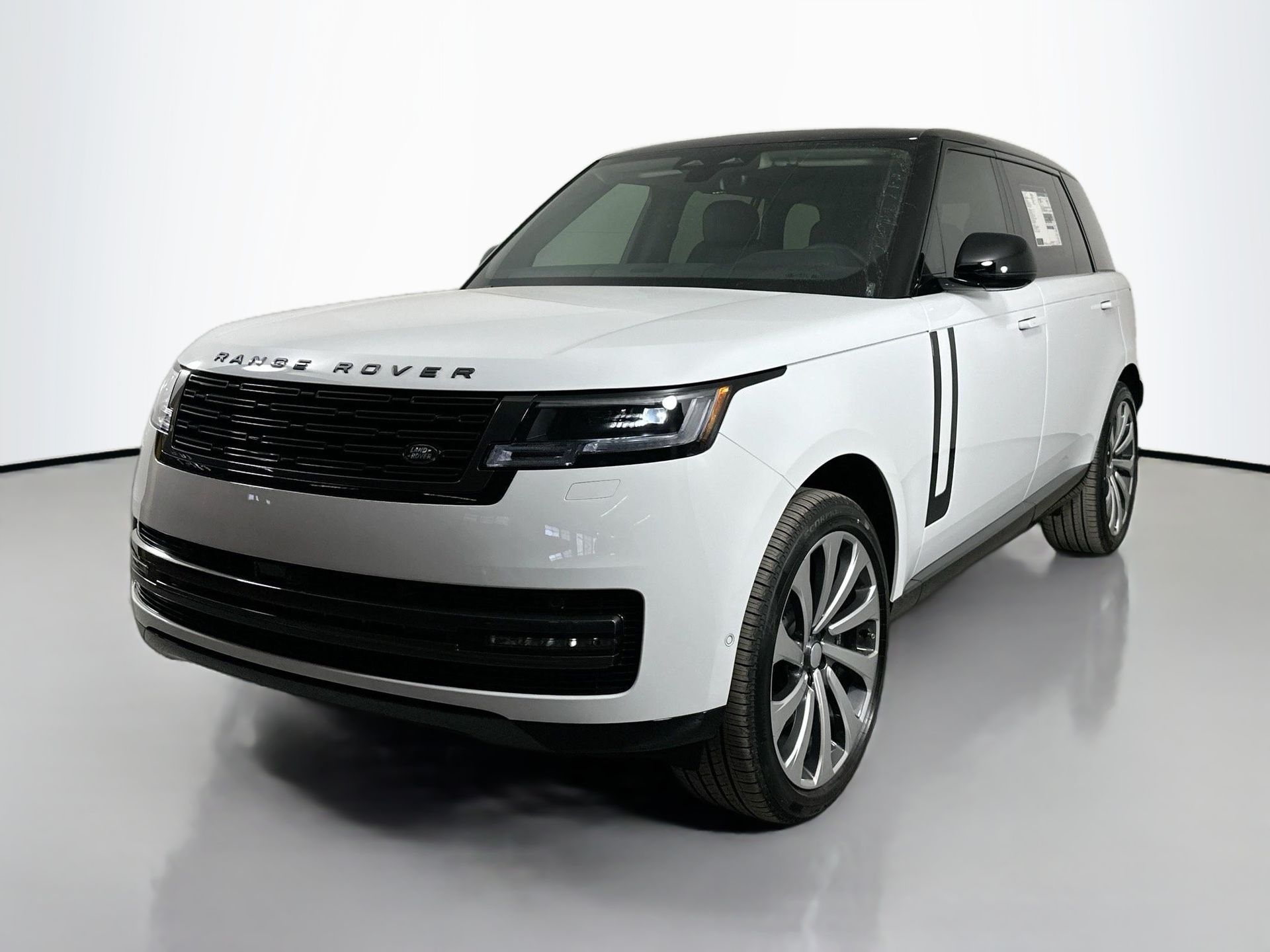 2025 Land Rover Range Rover SE's photo