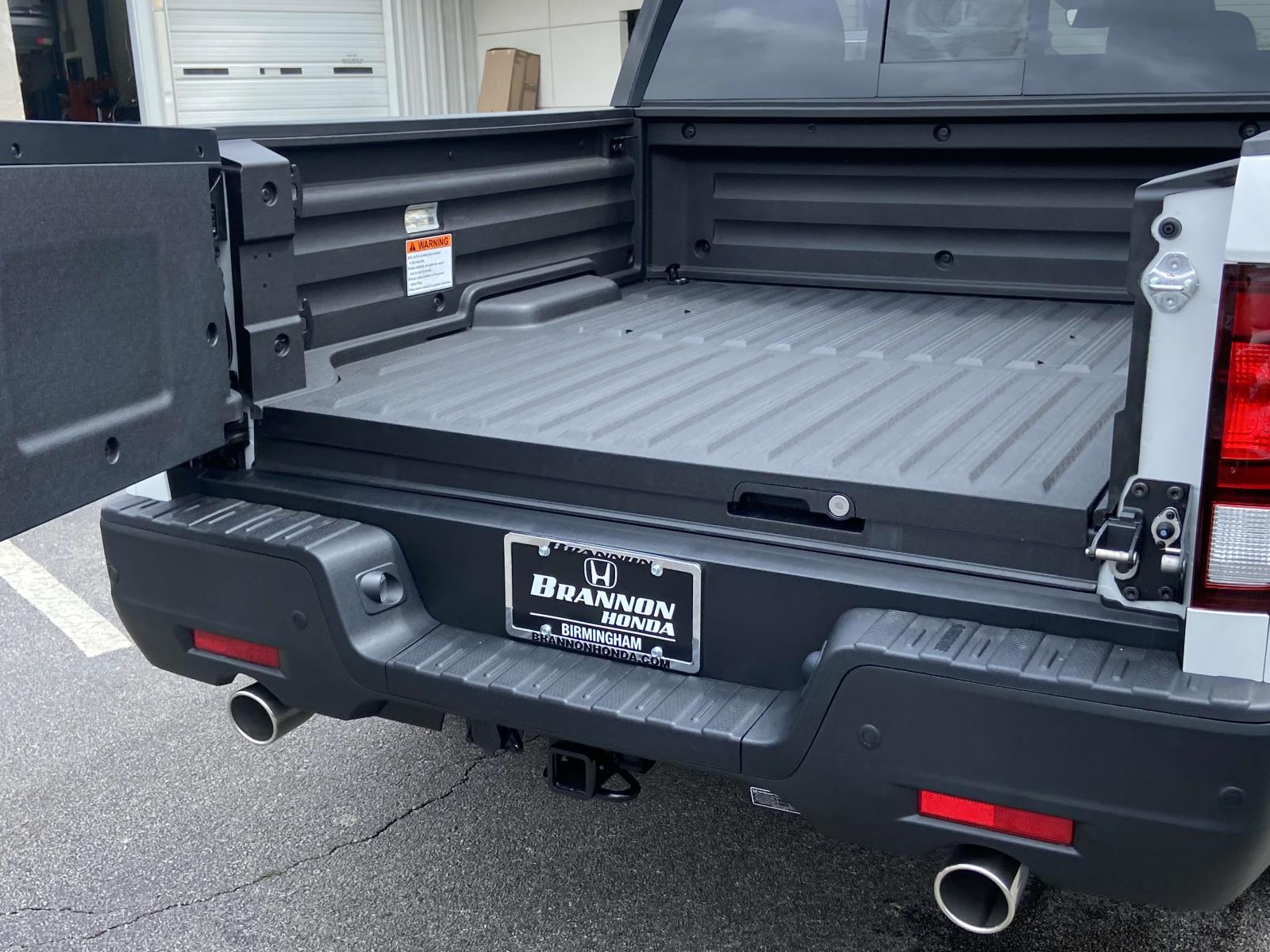 2025 Honda Ridgeline Black Edition photo 3