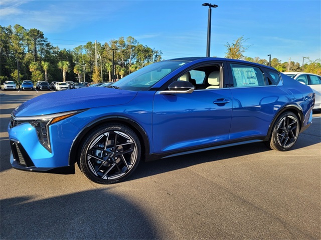 2025 Kia K4 GT-Line photo 3