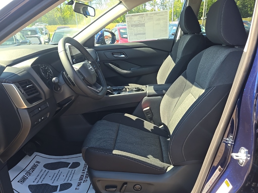 2026 Nissan Rogue SV photo 27