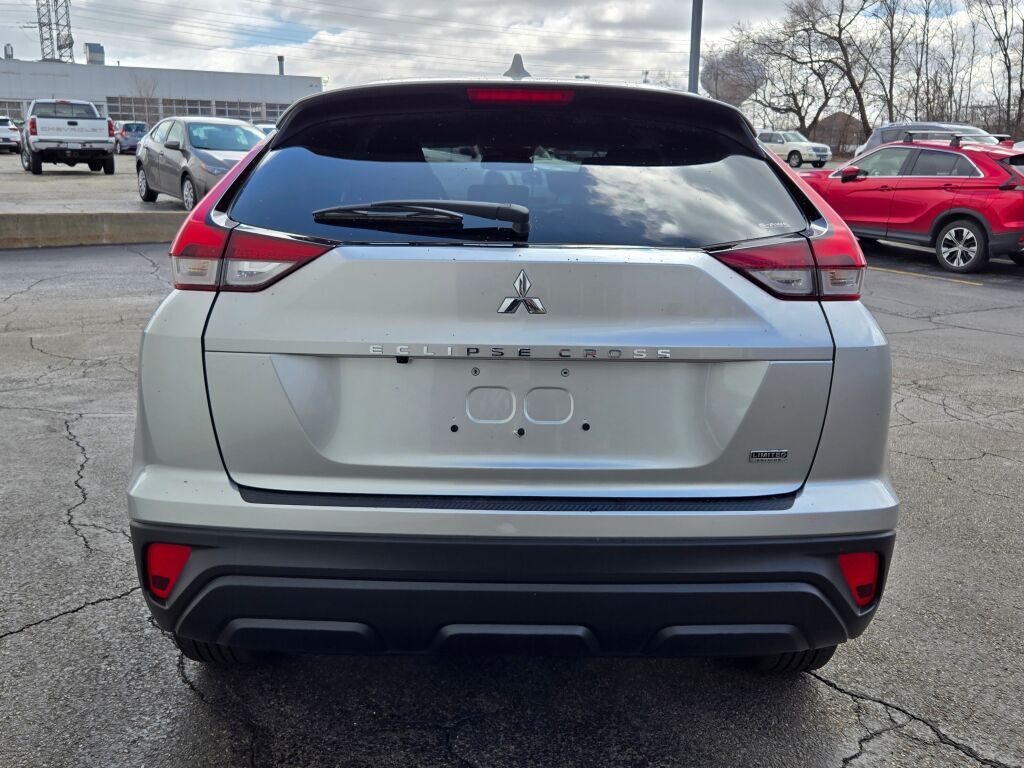 2025 Mitsubishi Eclipse Cross LE photo 8