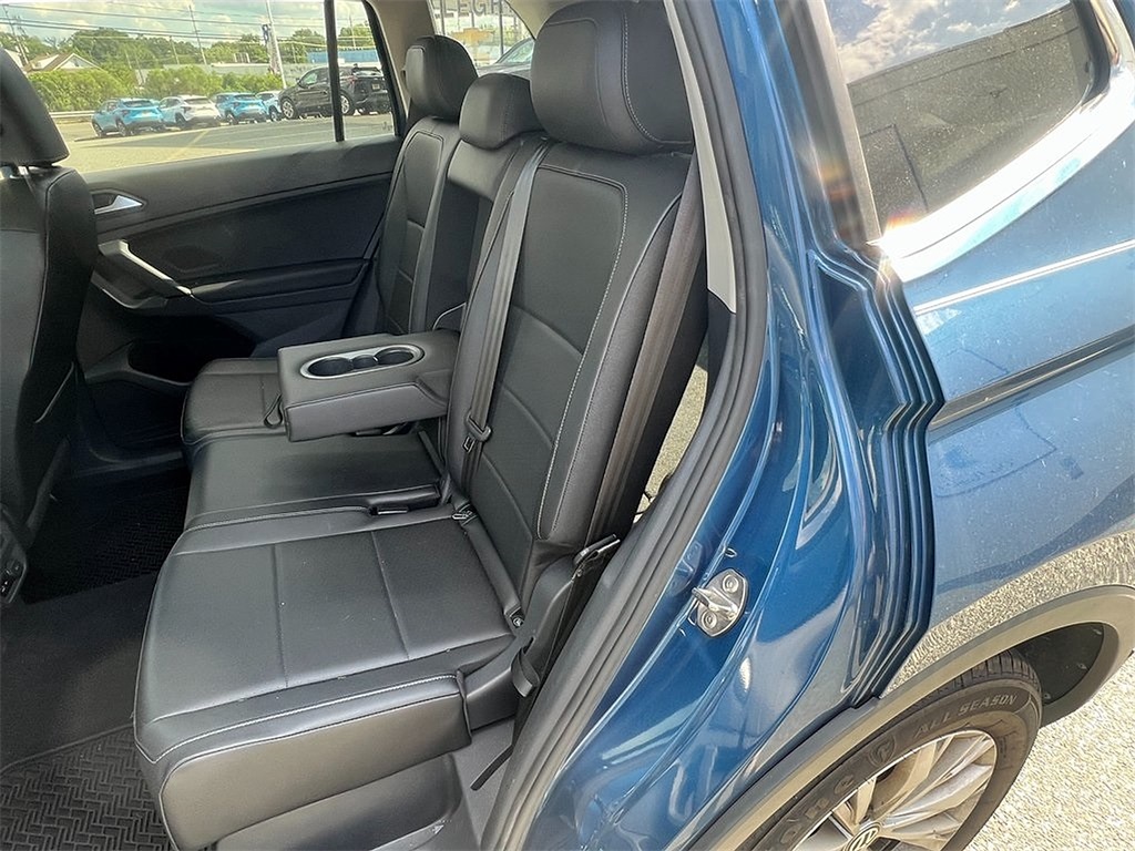 2019 Volkswagen Tiguan SEL R-Line photo 13