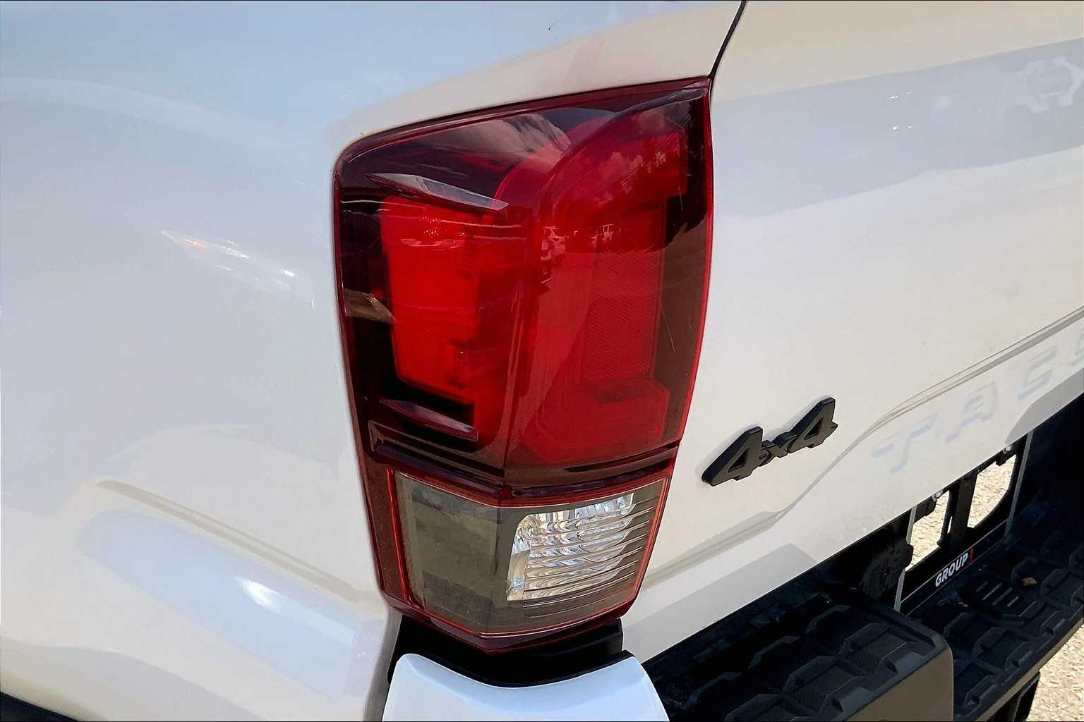 2023 Toyota Tacoma SR 4x4 photo 26