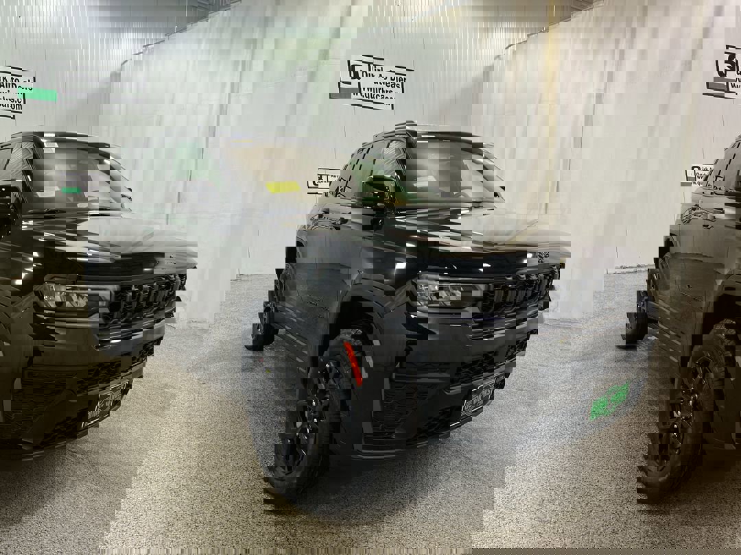 2026 Jeep Grand Cherokee Altitude's photo