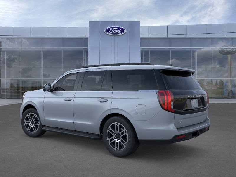 2025 Ford Expedition photo 2