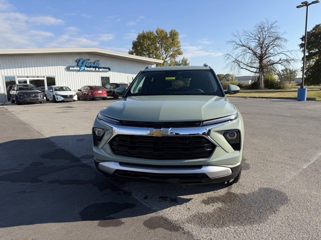 2026 Chevrolet Trailblazer LT photo 2