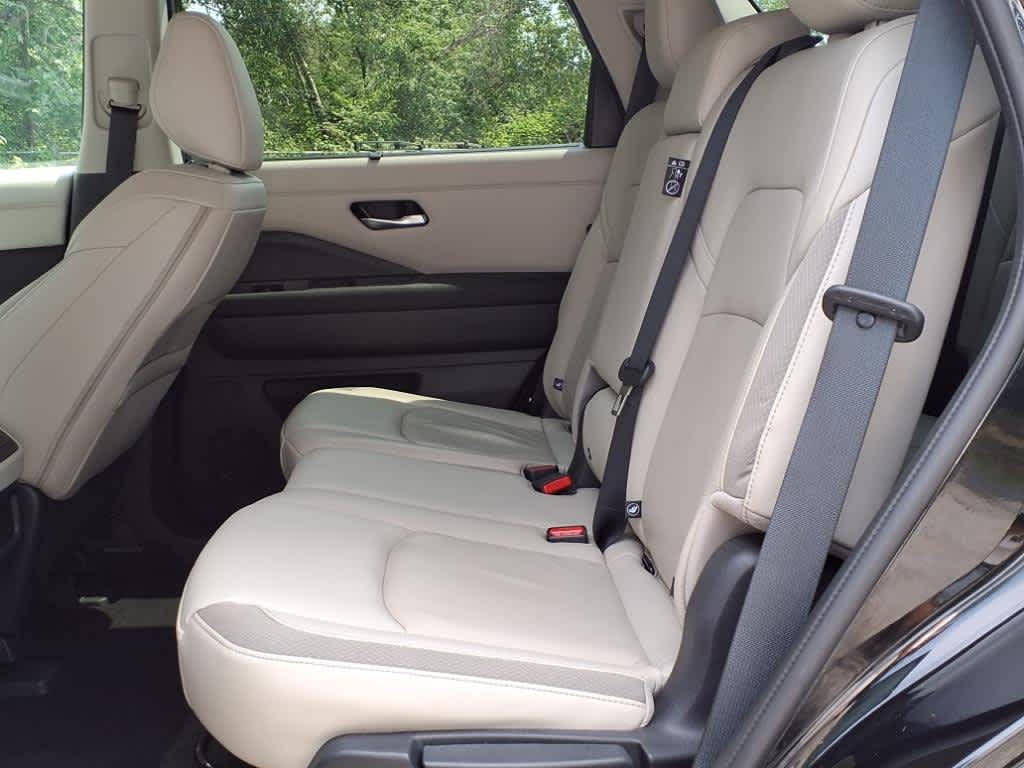 2023 Nissan Pathfinder SL photo 23