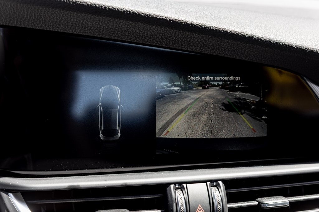 2025 Alfa Romeo Giulia Base photo 17