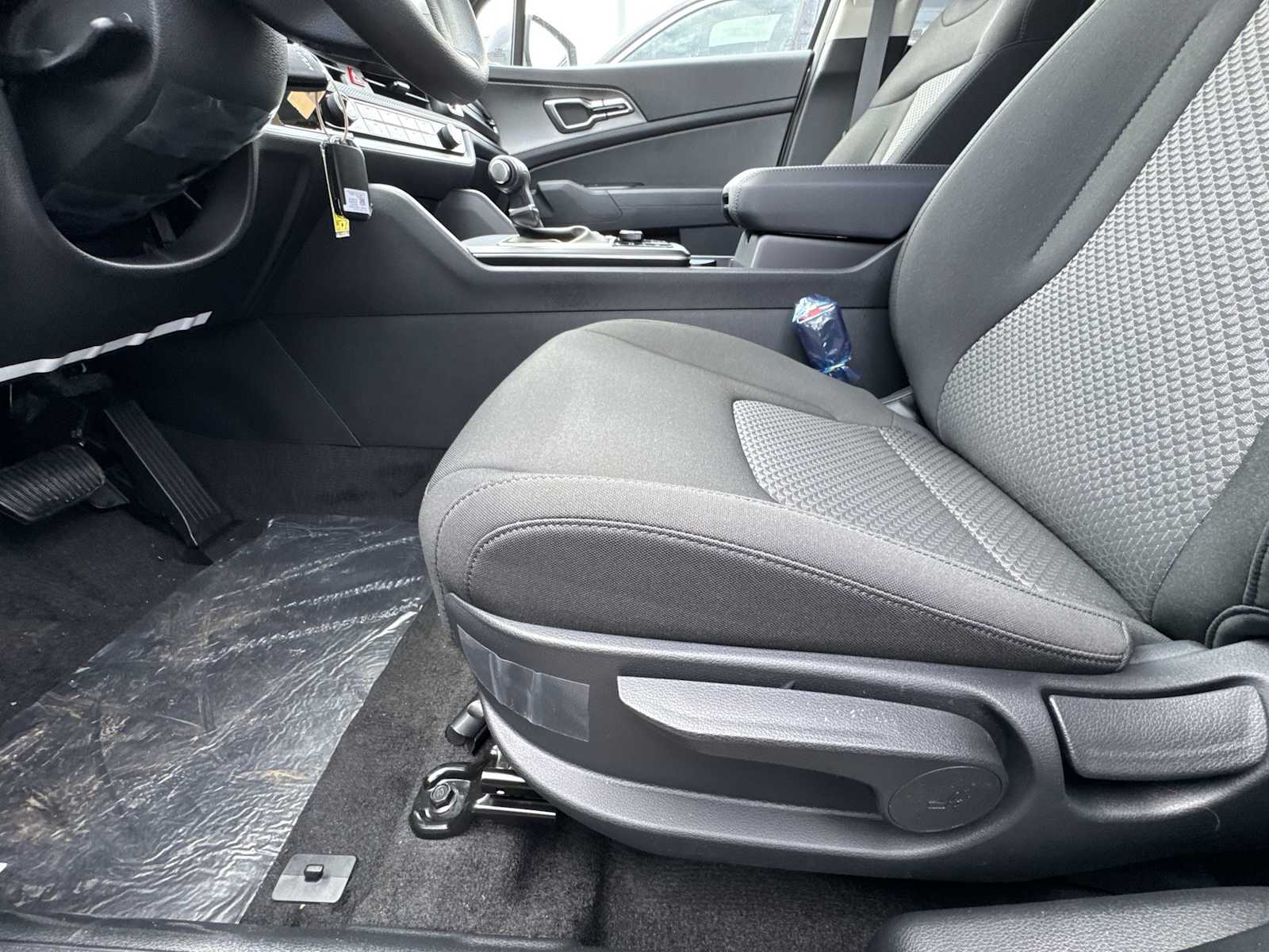 2025 Kia Sportage LX photo 4