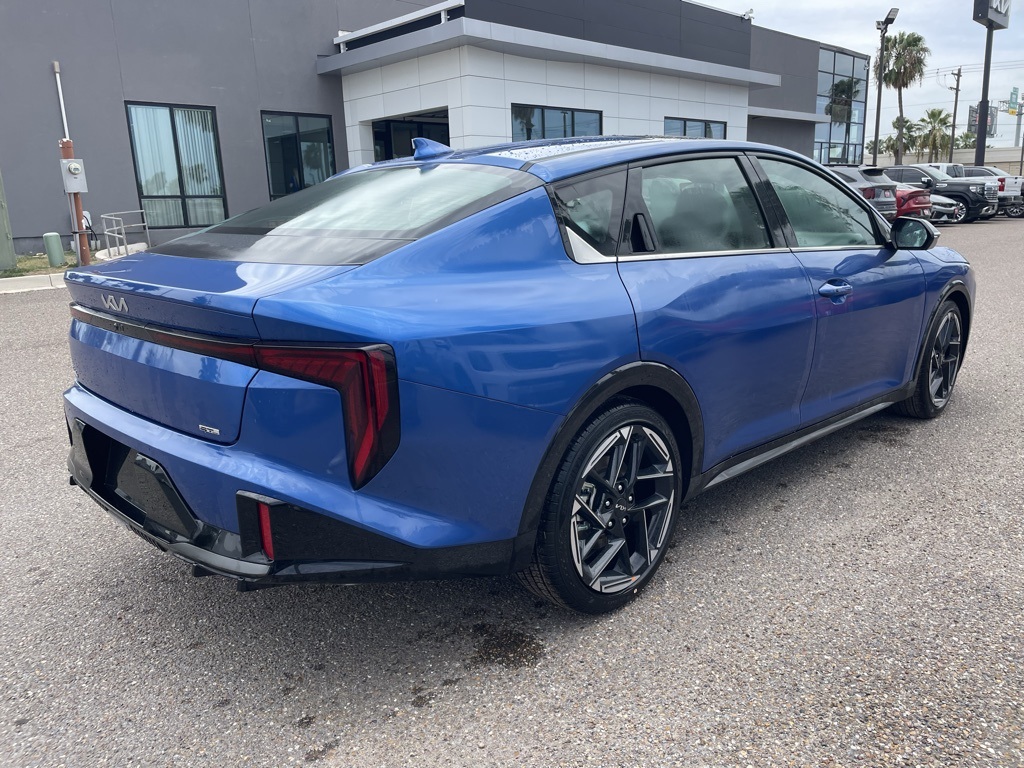 2025 Kia K4 GT-Line photo 3