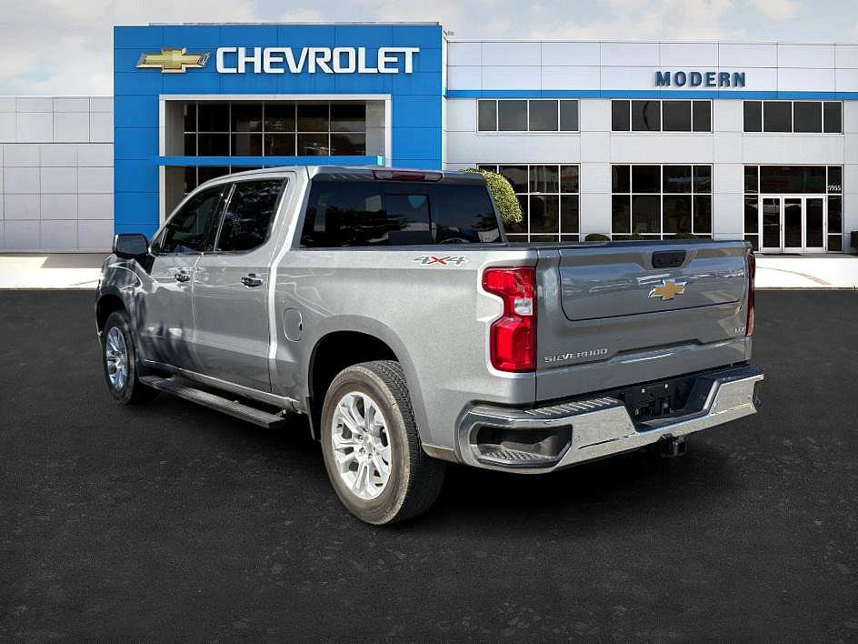 2024 Chevrolet Silverado 1500 LTZ photo 3