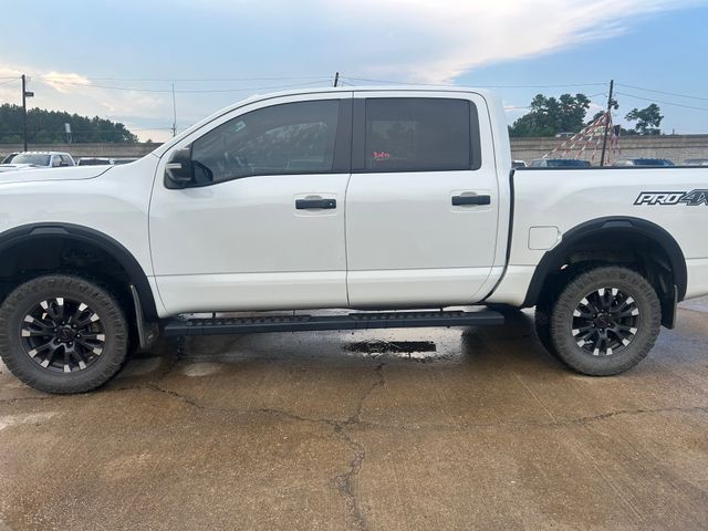 2021 Nissan Titan PRO-4X Crew Cab photo 3
