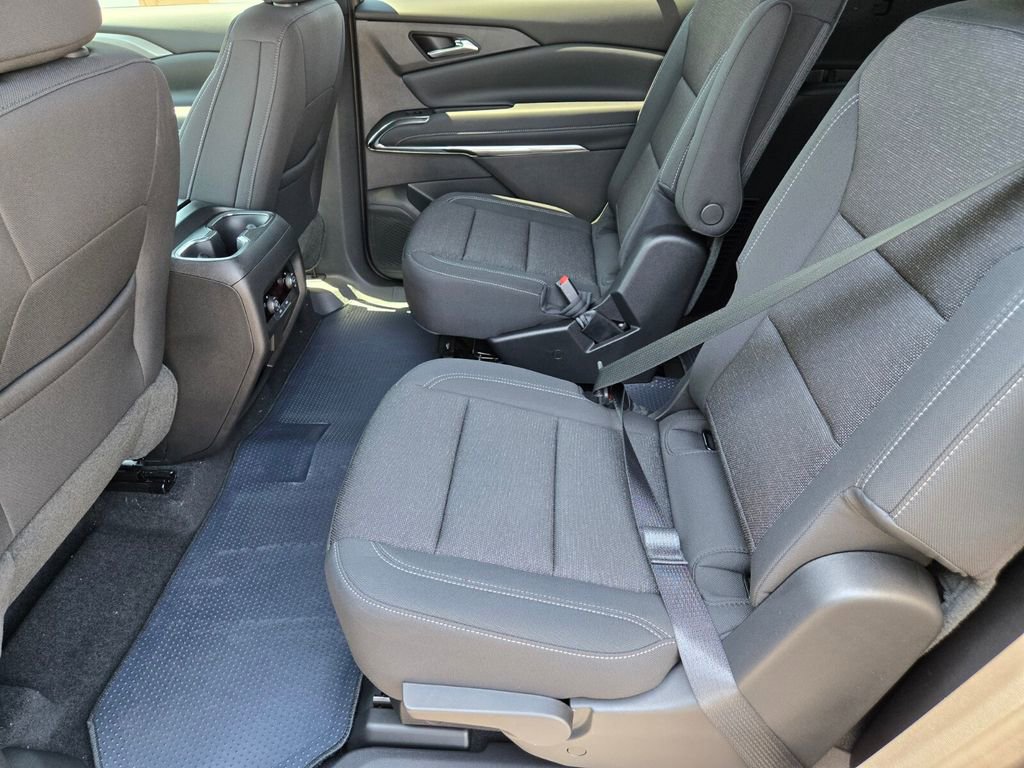 2026 Chevrolet Traverse photo 8