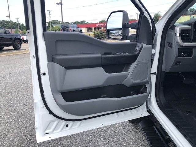 2025 Ford F-350 photo 10