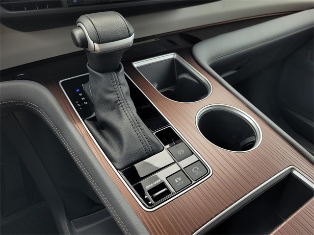 2024 Toyota Sienna XLE photo 16