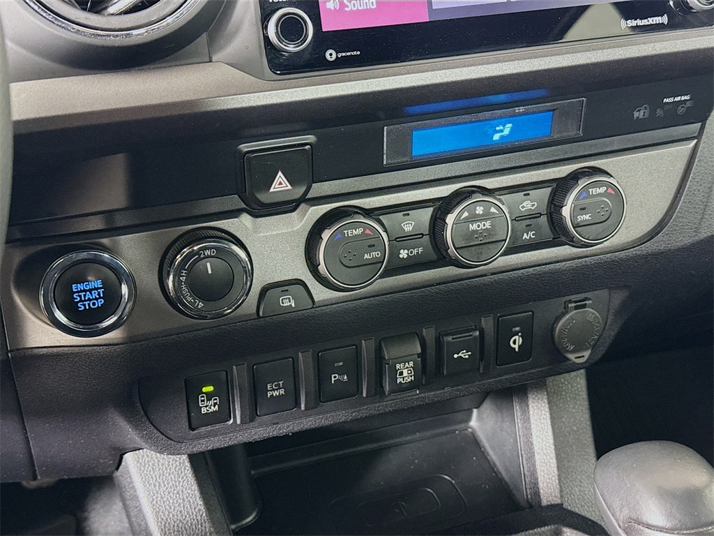 2022 Toyota Tacoma TRD Off-Road photo 18