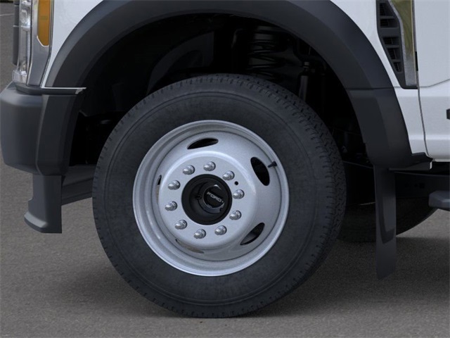 2025 Ford F-550 photo 17