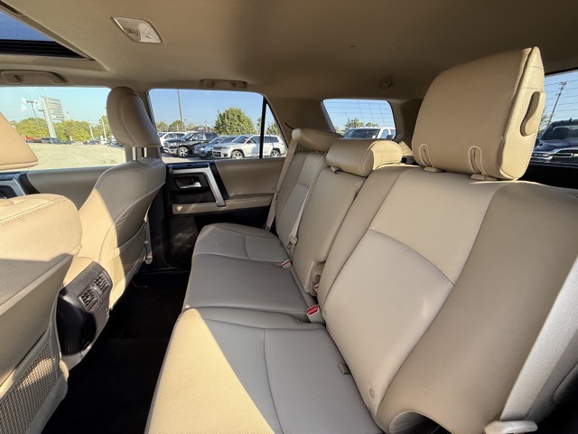 2016 Toyota 4Runner SR5 Premium photo 24
