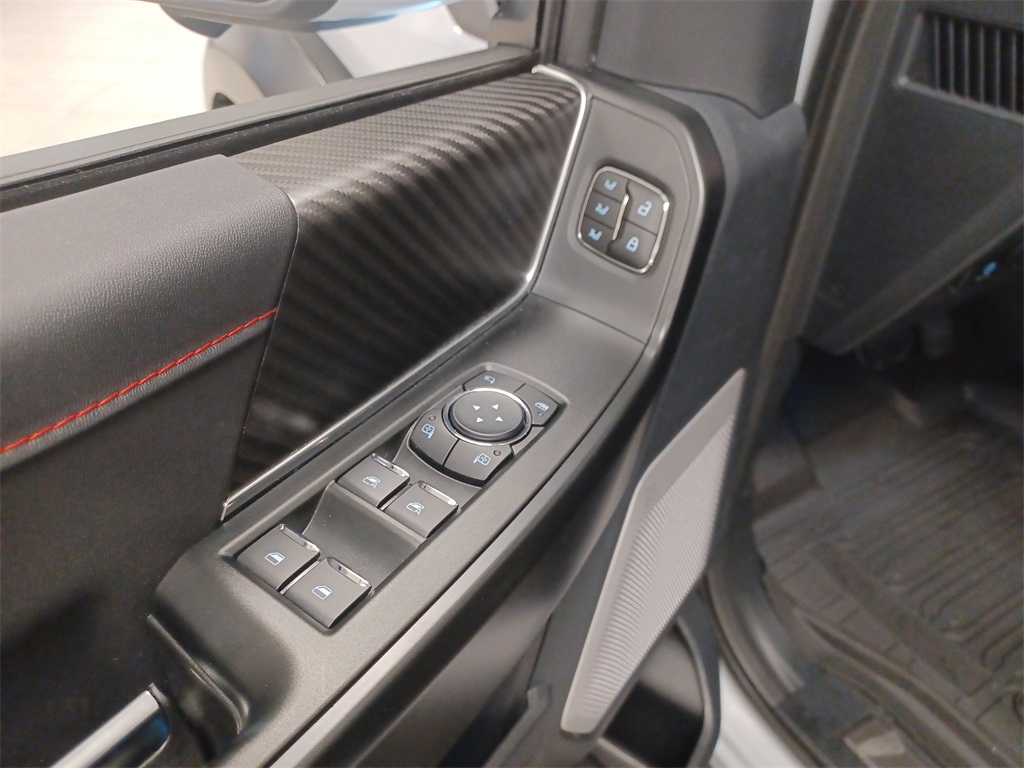 2025 Ford F-150 Raptor photo 12