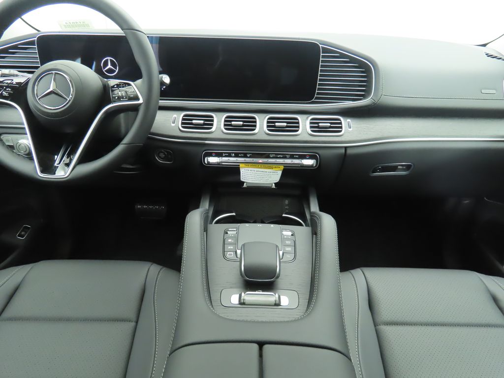 2026 Mercedes Benz GLS 450 4MATIC photo 13