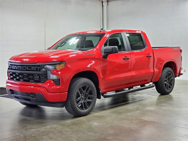 2025 Chevrolet Silverado 1500 Custom photo 2