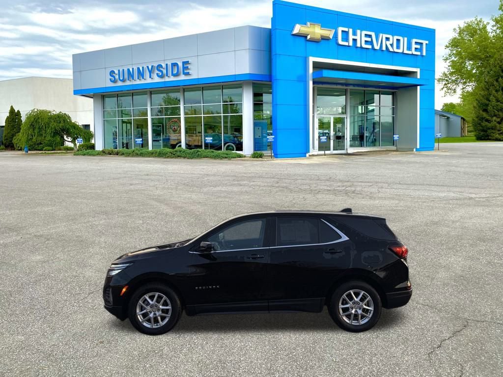 2022 Chevrolet Equinox LT photo 2